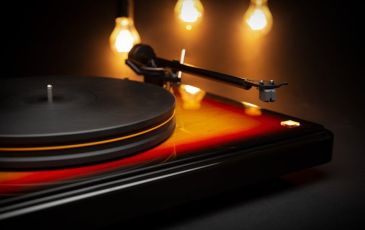 Fender x MoFi PrecisionDeck Limited Edition Turntable